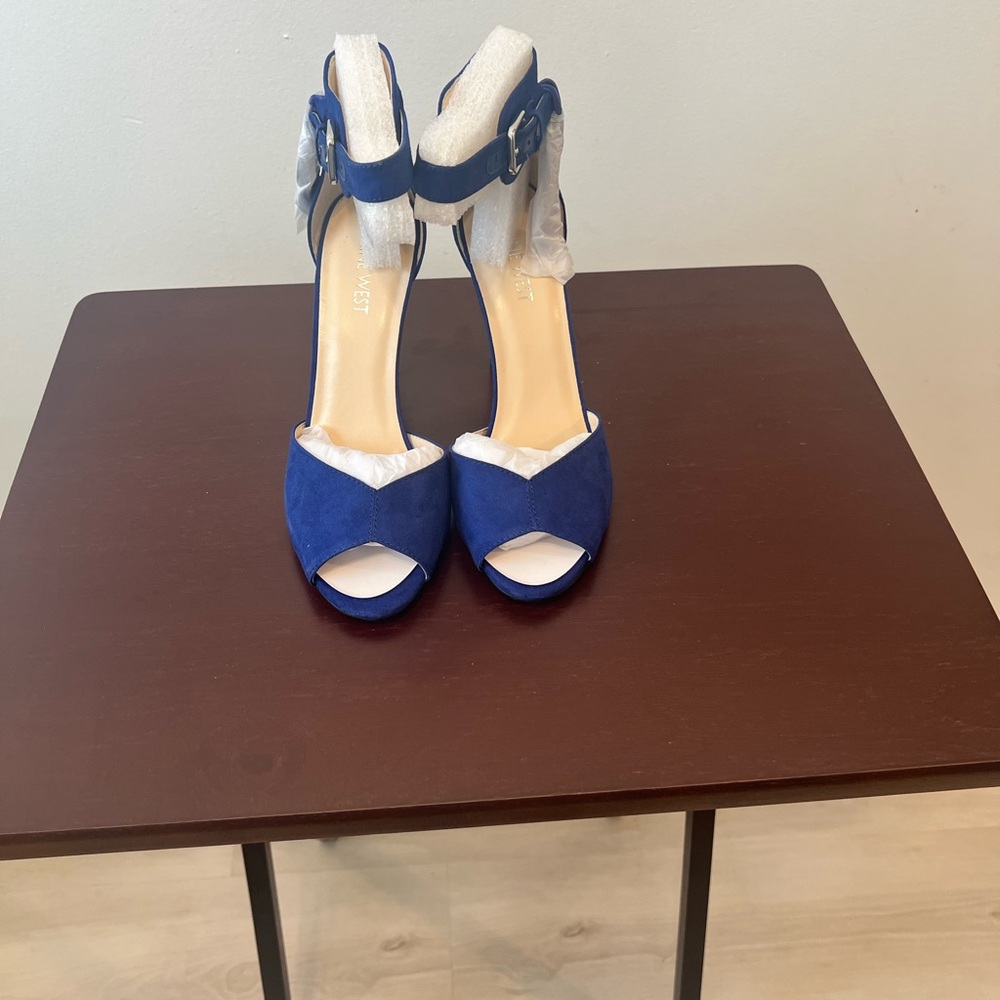 Nine West Amma 20 Royal Blue Strappy Buckle Stiletto Open Toe Heels Size 7M